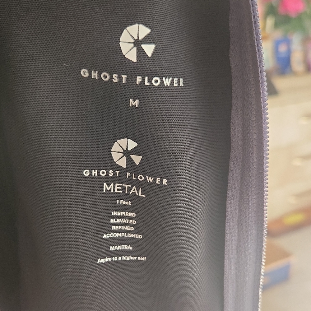 SALE! "GHOST FLOWER" Women's Workout / Exercise Jacket in 2-tones of Rich Purple - Picture 7 of 7